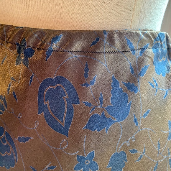 Skirt - Picture 3 of 3